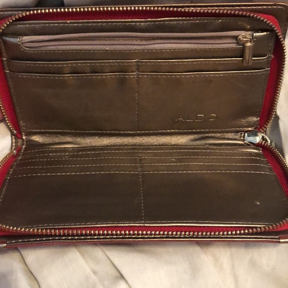 ALDO CLASSY RED PLUM & GOLD Wallet - Picture 2 of 3
